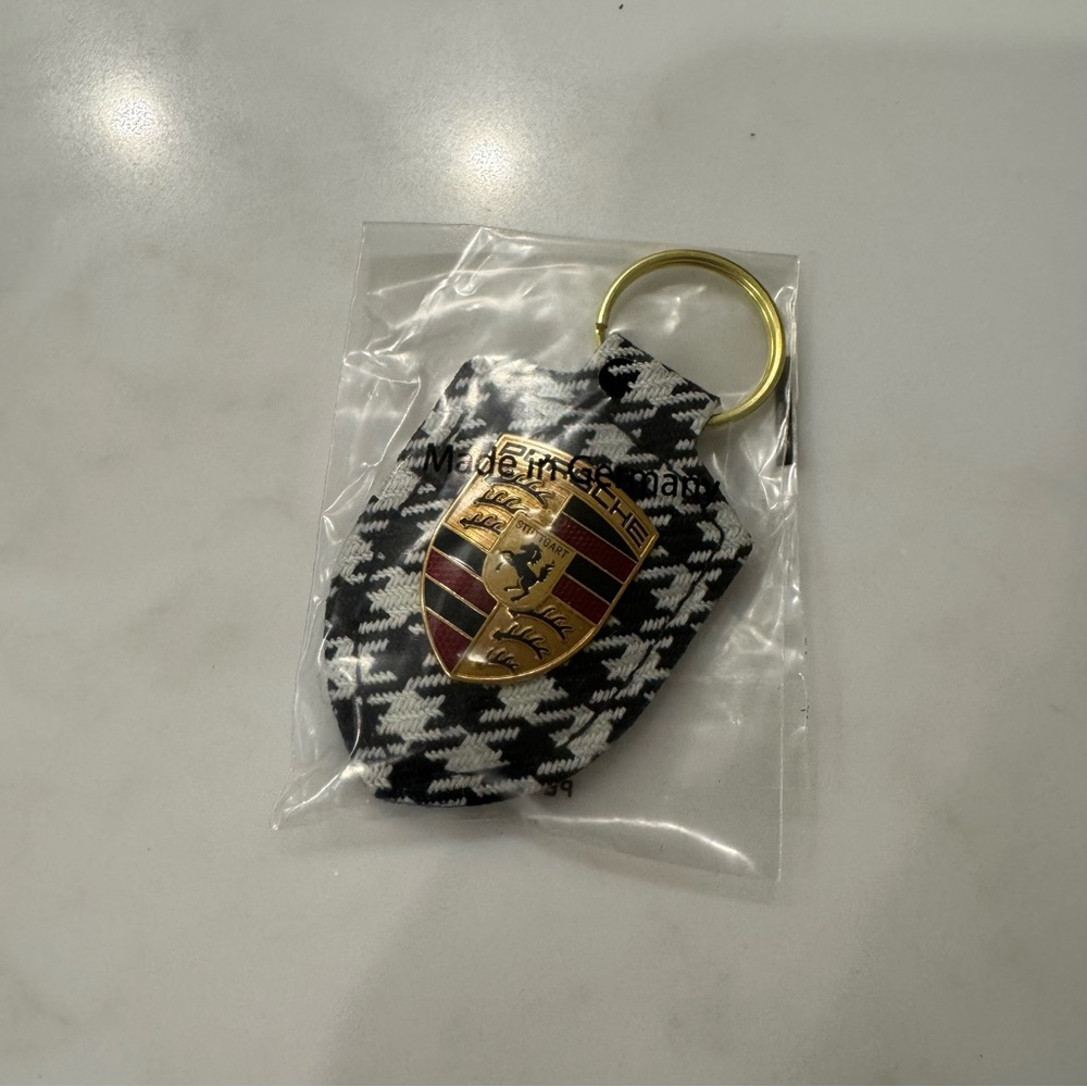 Porsche Keychain in pepita